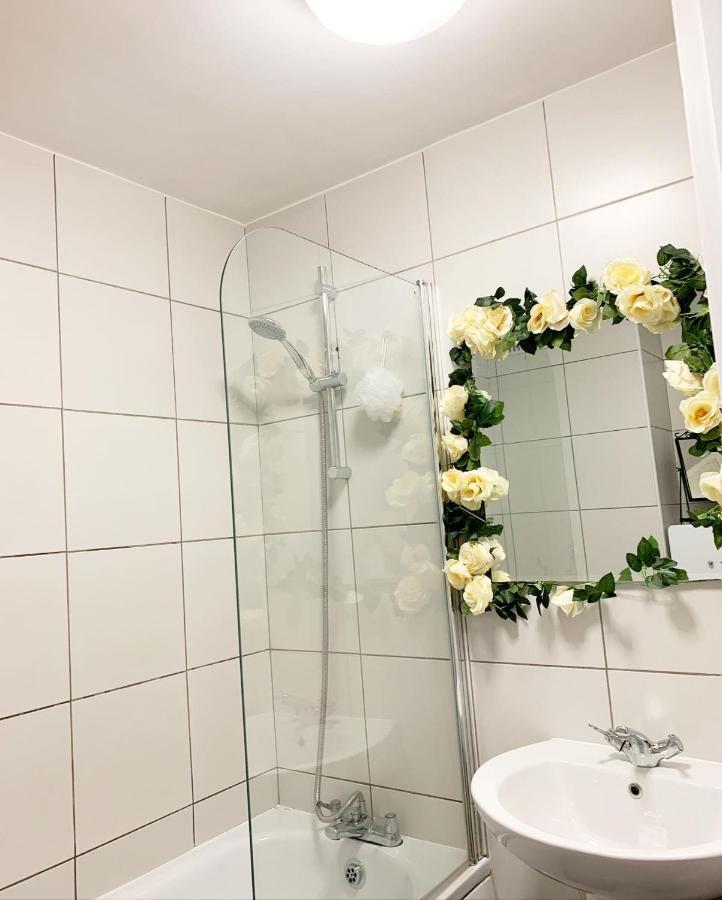 Garden Beautiful Cozy Flat , Recent Decorated. Apartman London Kültér fotó